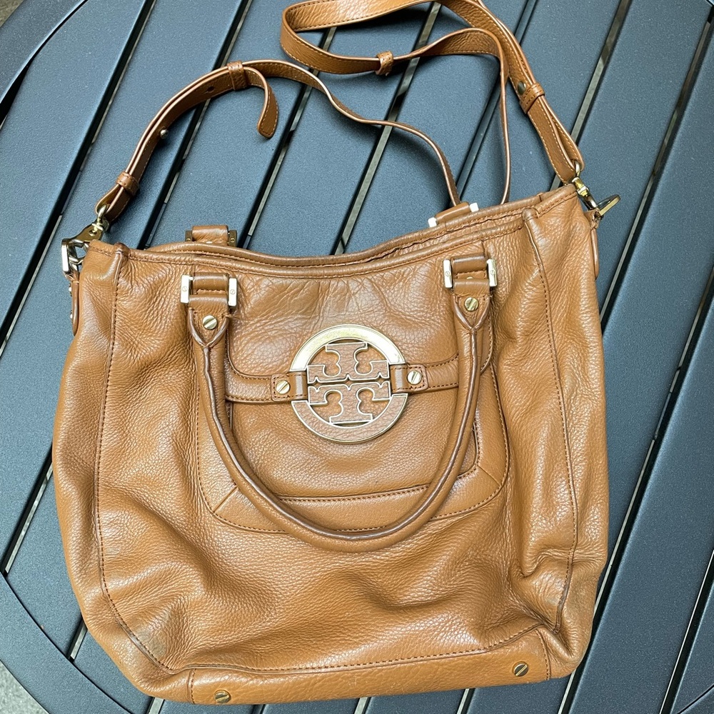 Tory Burch Amanda Hobo Crossbody
